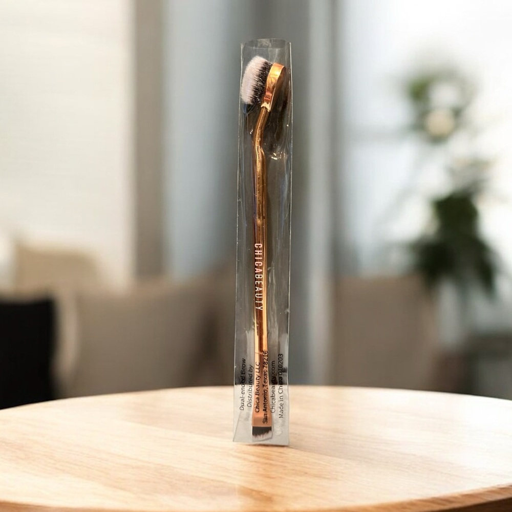 5️⃣ Chica Beauty Dual Ended Brow Brush Or 5 For 25